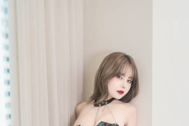 韩国妹子Yuna (윤아)-[SAINT Photolife] Vol.17 Black [60P-339MB]图集百度云下载