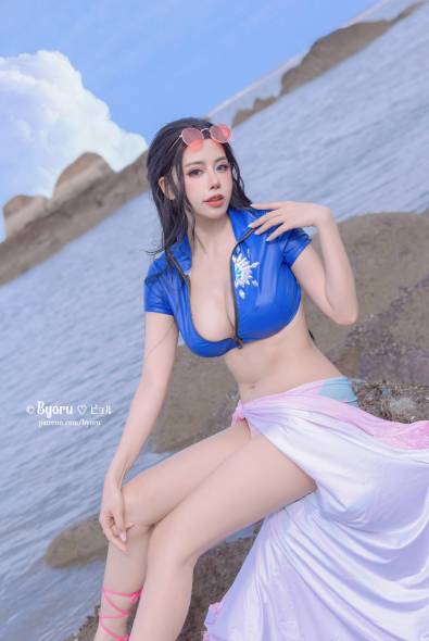 [日本Coser]Byoru - NO.83 Nico Robin [30P-199MB]摄影图集百度云下载